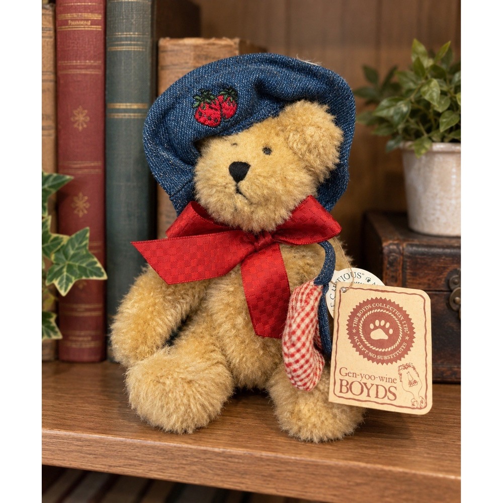 Boyds Bears Alice B Patchbeary 913978 2002 Plush Teddy Strawberry Hat Tags
